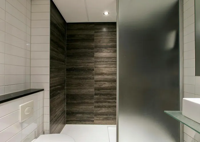 Nyx Rembrandt Square