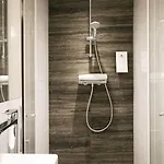 Nyx Rembrandt Square