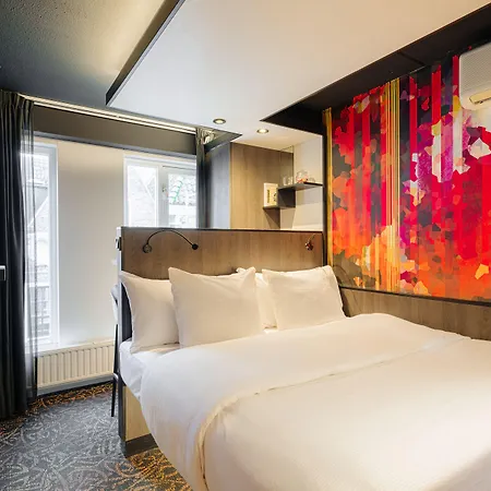 Nyx Rembrandt Square