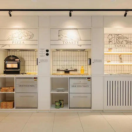 Nyx Rembrandt Square