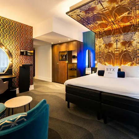 Nyx Rembrandt Square