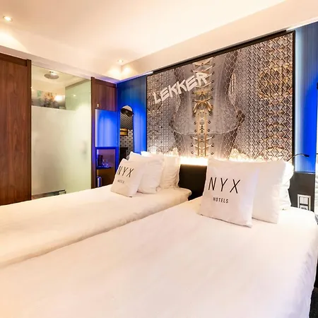 Nyx Rembrandt Square