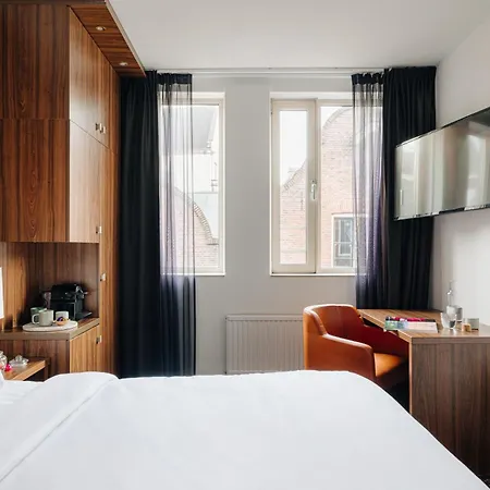 Nyx Rembrandt Square 4* Amsterdam