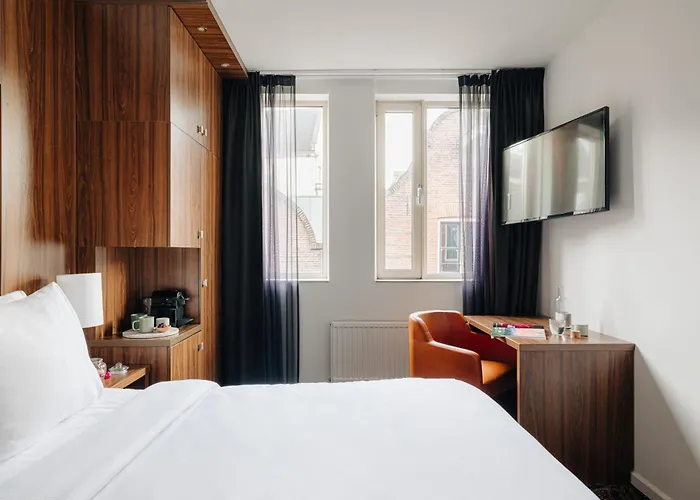Nyx Rembrandt Square 4* Amsterdam