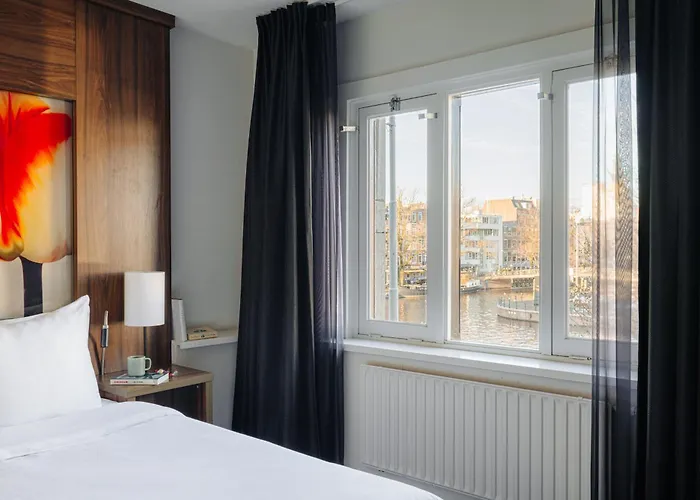 Otel Nyx Rembrandt Square 4*