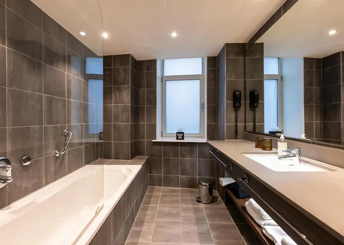 Nyx Rembrandt Square Amsterdam