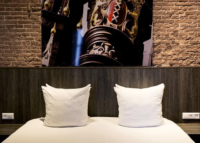 Hotel Nyx Rembrandt Square 4*