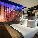 Nyx Rembrandt Square ホテル 4*
