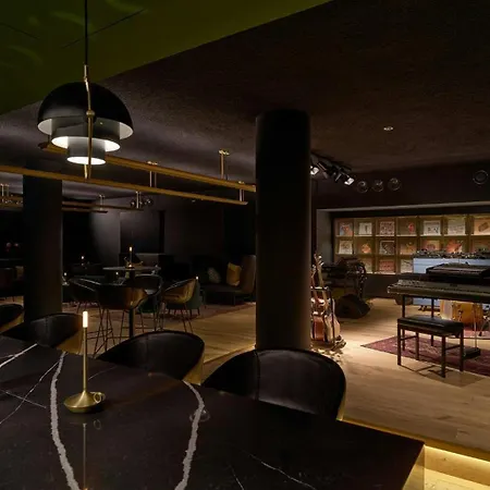 Nyx Rembrandt Square أمستردام