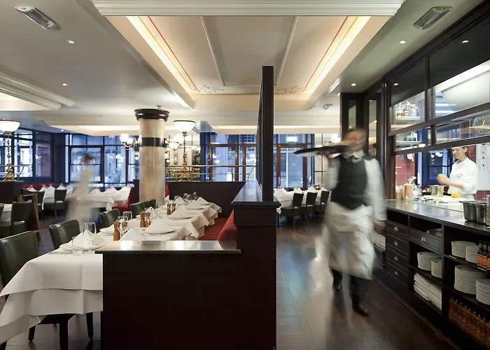 Nyx Rembrandt Square 4*